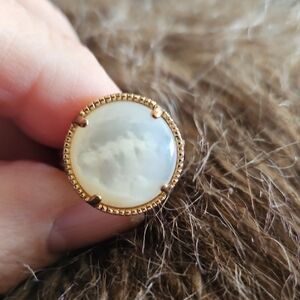 Elegant Gold and White Women's Ring